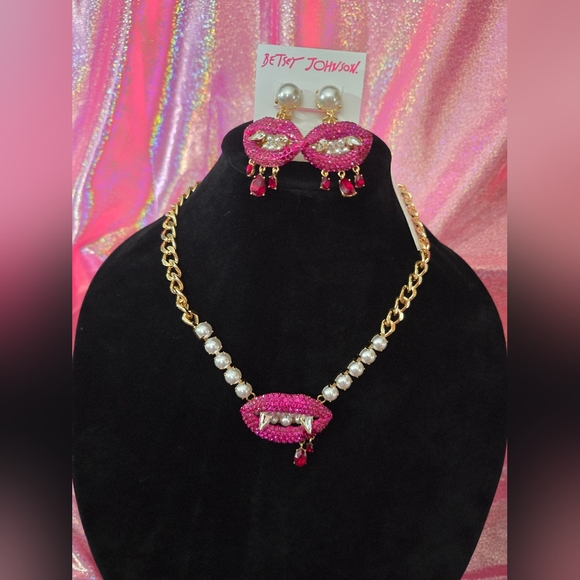 Betsey Johnson Vampire Pink Necklace and Earring set! NWT - Picture 3 of 15